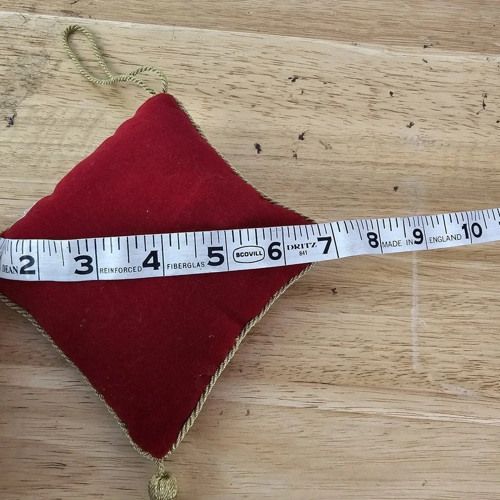 No‎ Peeking Door Hanger Pillow Red Gold Velour Plush Christmas Holiday Decor